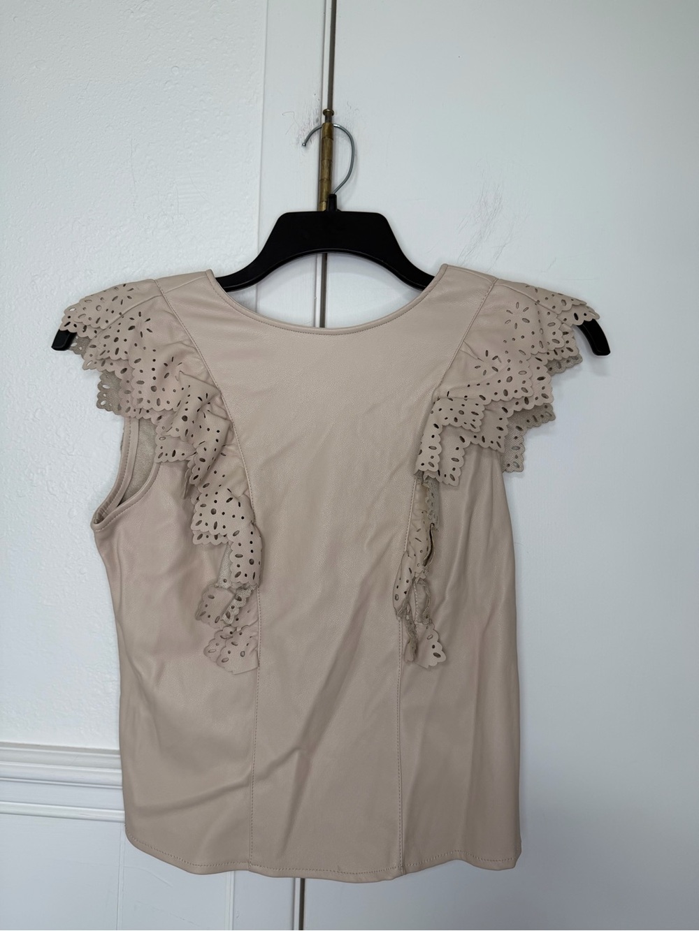 Marc New York Sleeveless Eyelet Ruffle faux leather size XS